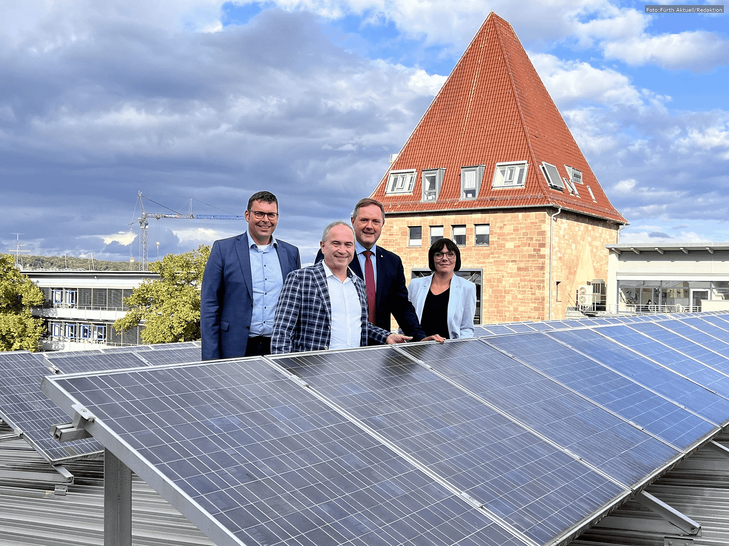 Sechs Projekte stehen bereits in den Startlöchern: Photovoltaikanlagen sollen unter anderem auf dem Wertstoffzentrum in Leichendorf, der Realschule Zirndorf sowie der Mehrzweckhalle in Wachendorf errichtet werden.